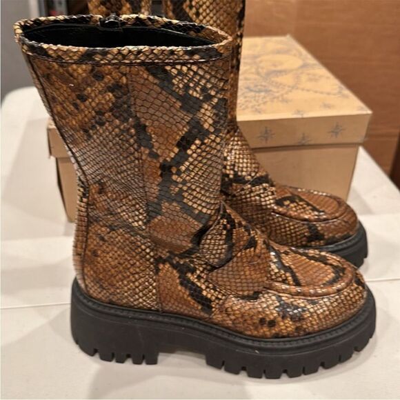 Free People Madison Loafer Boot Python Print EU 38 US 8 New in Box - Picture 4 of 8